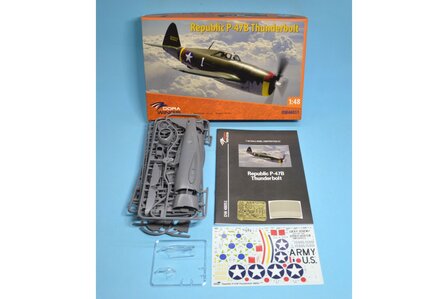 Dora Wings DW48051 - Republic P-47B Thunderbolt - 1:48