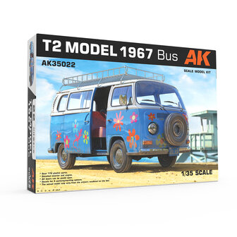 AK35022 - T2 Model 1967 Bus - 1:35 