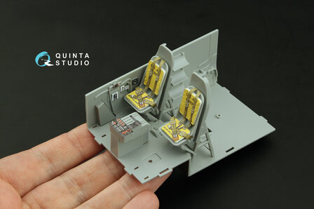 Quinta Studio QD32218 -  Boeing B-17G Pilot&#039;s cockpit. 3D-Printed &amp; coloured Interior on decal paper (HK models) - 1:32