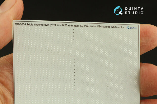 Quinta Studio QRV-034 - Triple riveting rows (rivet size 0.25 mm, gap 1.0 mm), White color, total length 3.2 m/10.5 ft  - 1:24