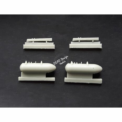 Dead Design Models RM72001 - Ki-61 Id Hien Wing Racks & Drop Tanks (Type II Wooden) (For Tamiya kit) - 1:72