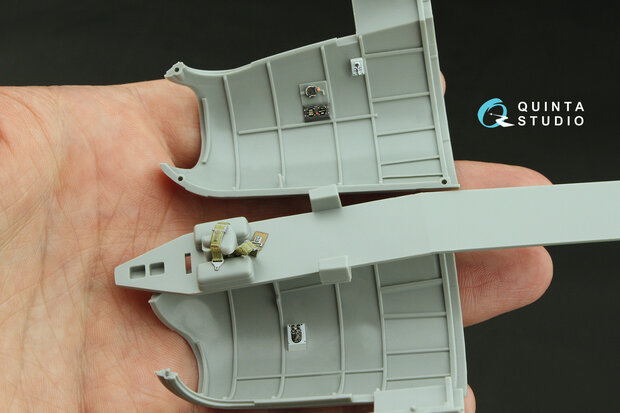 Quinta Studio QD32226 -  Boeing B-17G Navigator, bombardier, waist and tail gunners compartments. 3D-Printed & coloured Interior (HK models) - 1:32