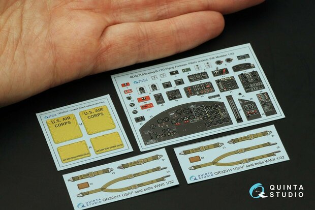 Quinta Studio QD32218 -  Boeing B-17G Pilot's cockpit. 3D-Printed & coloured Interior on decal paper (HK models) - 1:32